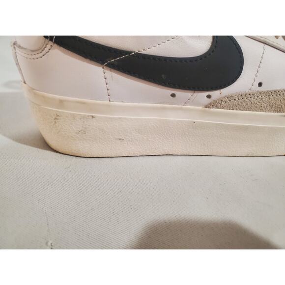 Nike Blazer Low \'77 Vintage Sneakers White Black Mens Size 9.s54 main image 4